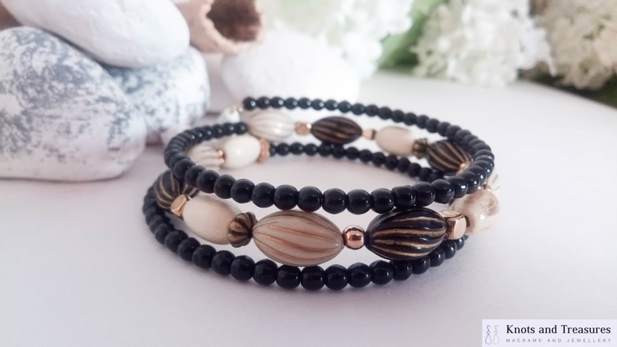 Black, Cream and Gold Memory Wire Bead Bracelet Bangle