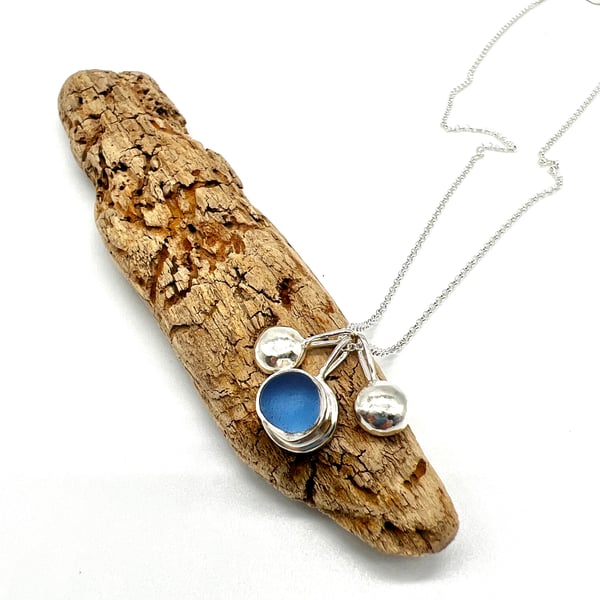 Cornflower Blue and Pebbles Necklace 