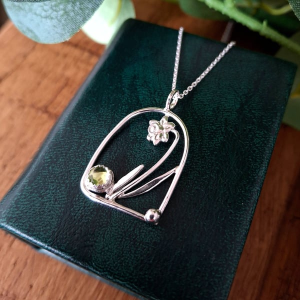 Handmade Daffodil Arch Pendant with Peridot