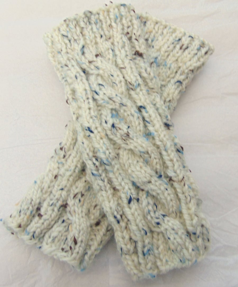 Hand knitted Fingerless gloves Wristwarmers