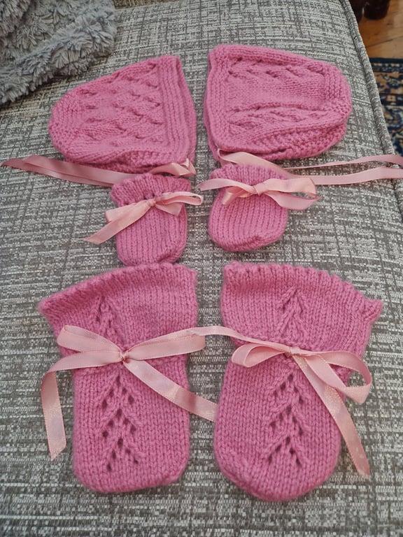Beautiful hats & mittens for baby girls