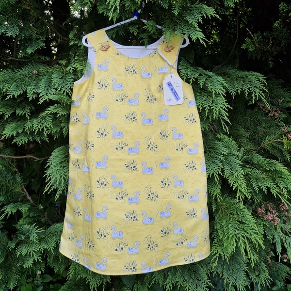 Age: 5-6yr Yellow Swan dress. 