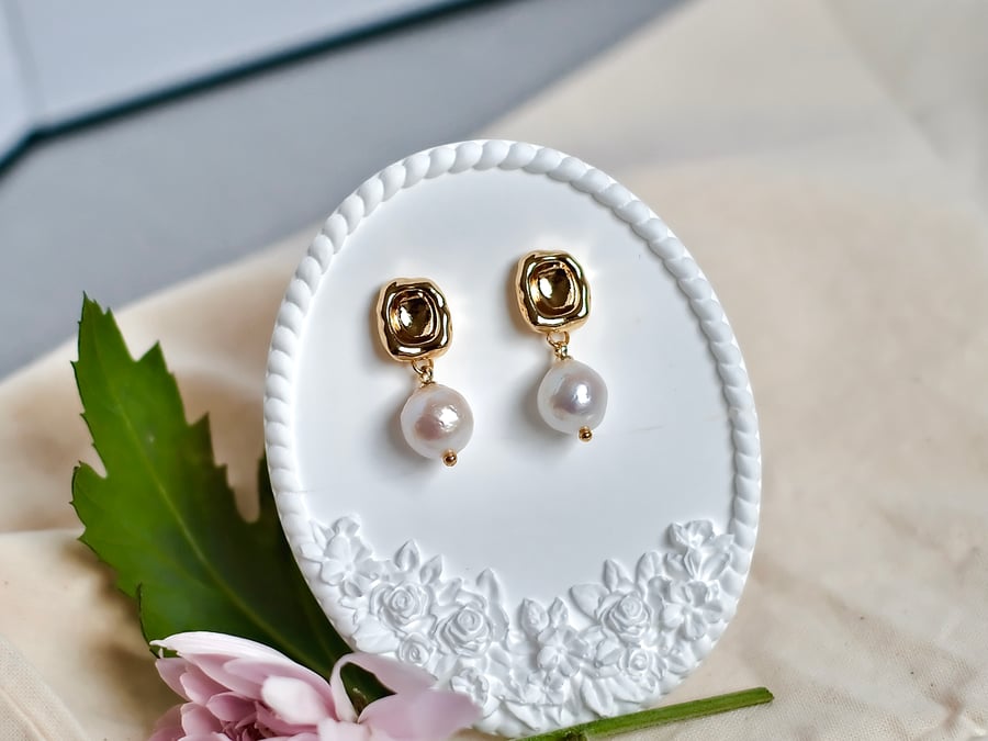 Freshwater Pearl Earrings