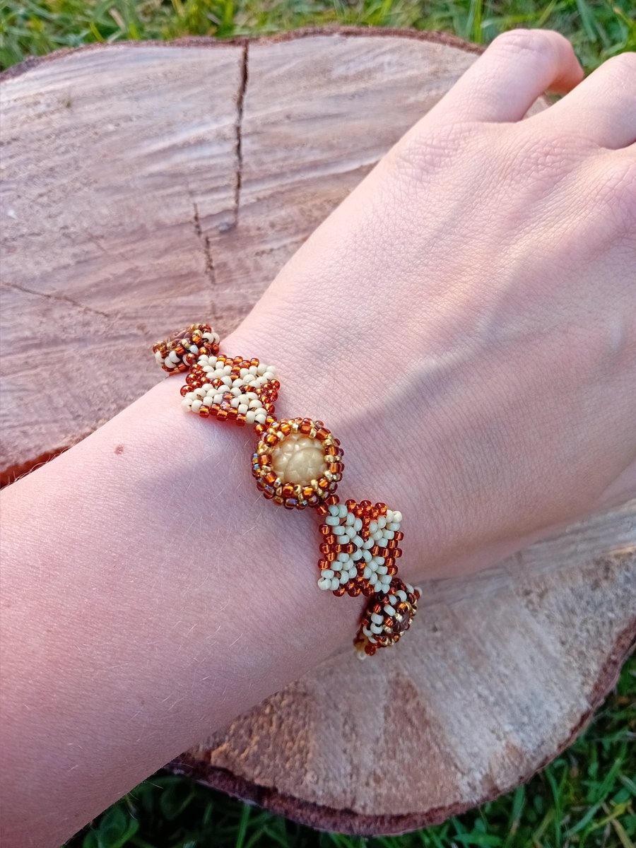 Bronze and cream floral peyote flowers bracelet