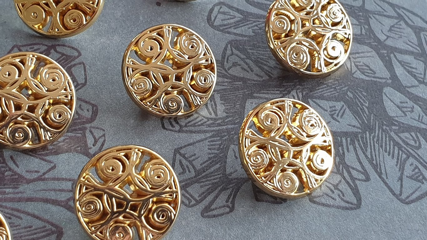 15mm (9 16") 24L Italian Shank decorative Button Bright Gold