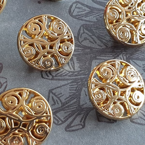 15mm (9 16") 24L Italian Shank decorative Button Bright Gold