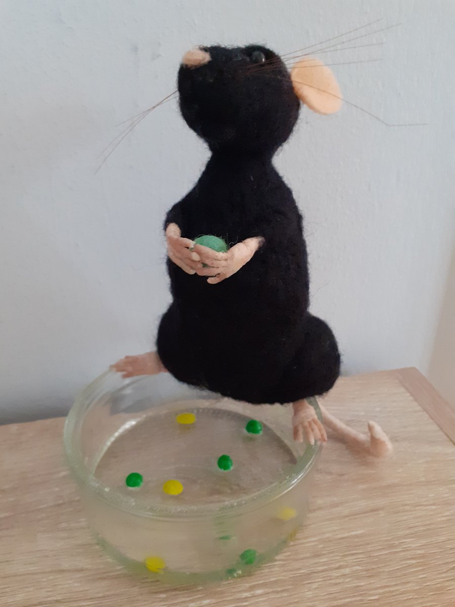 Needle felted Rat - pea fishing