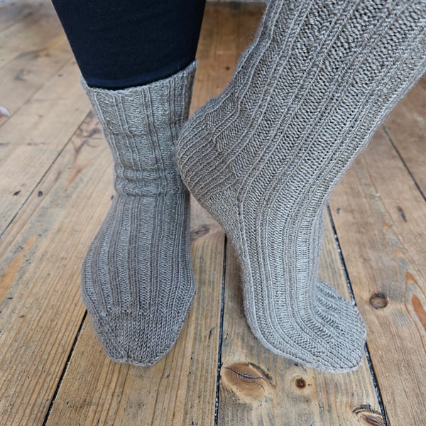 Genuine wool socks, hand knitted, mulesing free