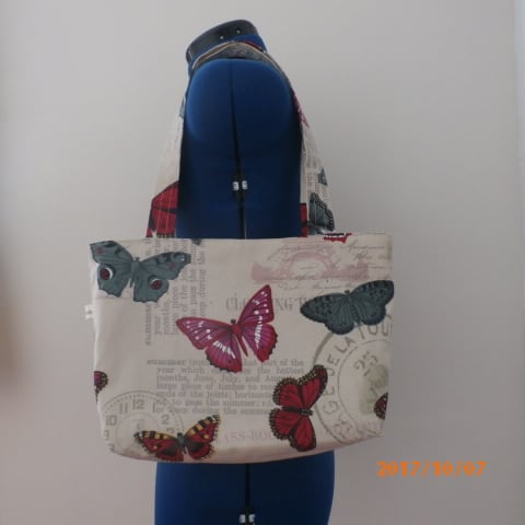 Tote Bag, Hand Bag, Shoulder bag ,Every day Bag in Cotton Fabric with Butterfies