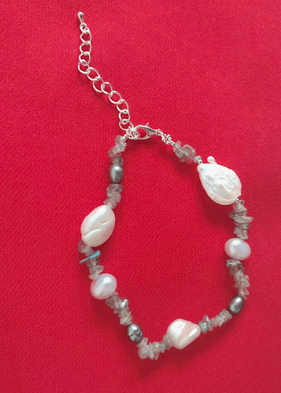 Stunning Natural Stone Labradorite and FRESHWATER PEARL BRACELET