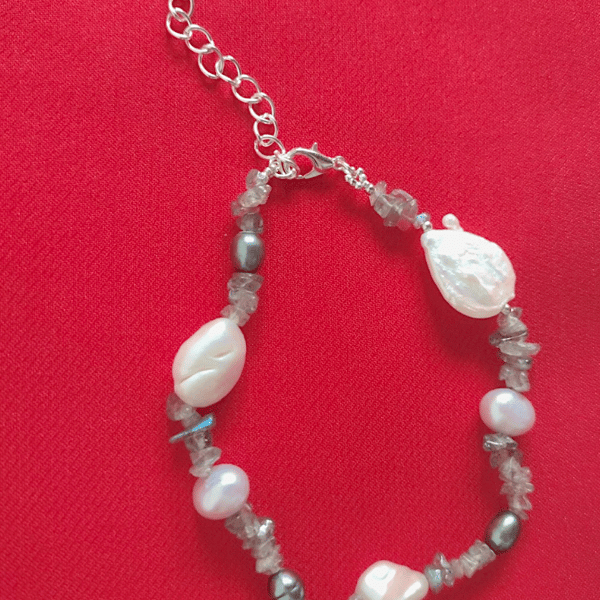 Stunning Natural Stone Labradorite and FRESHWATER PEARL BRACELET
