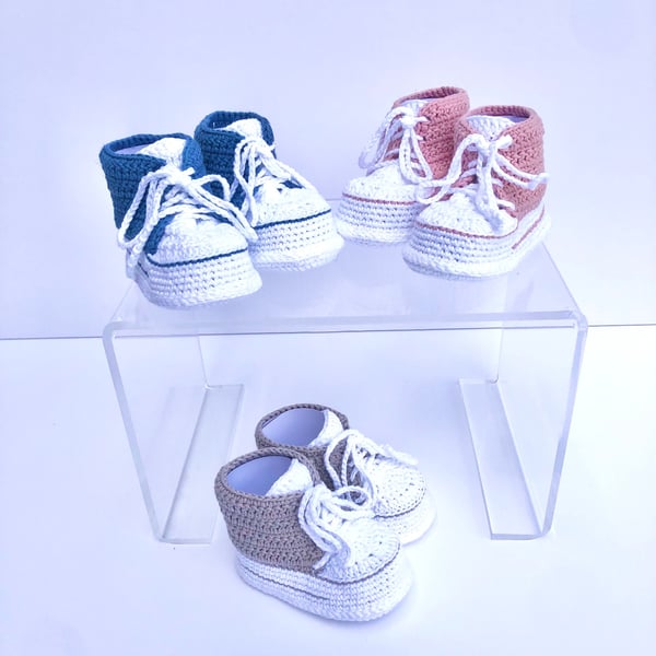 Sneaker style baby booties, Crochet booties, Lace up boots