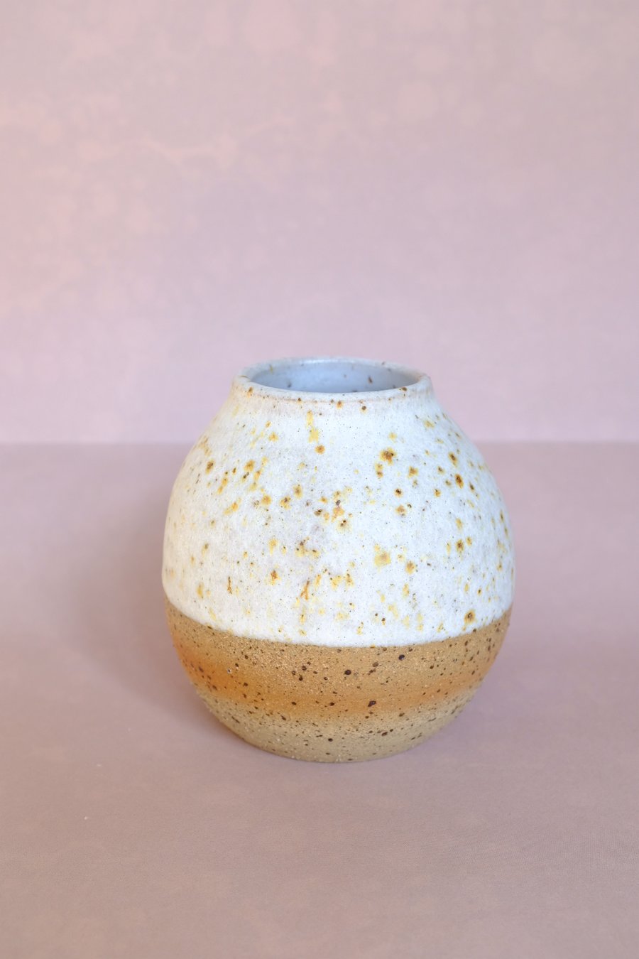 Small matt white round vase I