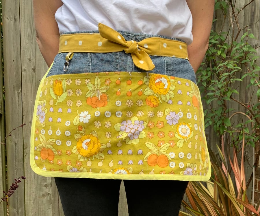 Gardening apron in reclaimed fabrics