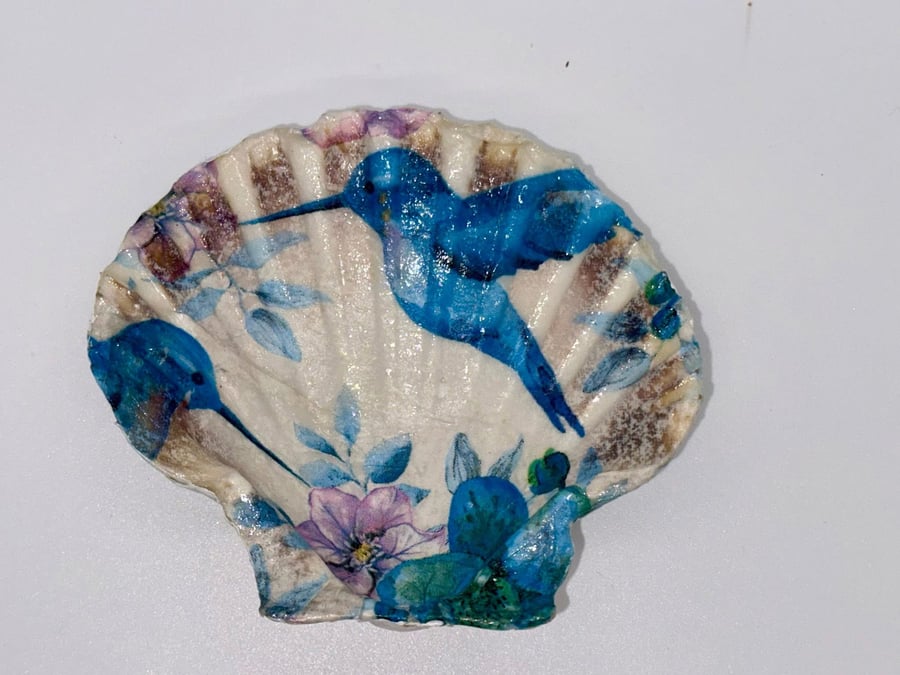 Scallop shell jewellery tray - vintage inspired hummingbird design