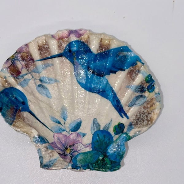 Scallop shell jewellery tray - vintage inspired hummingbird design