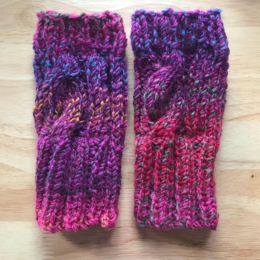 Medium Sized Short Wristwarmers in Pinks