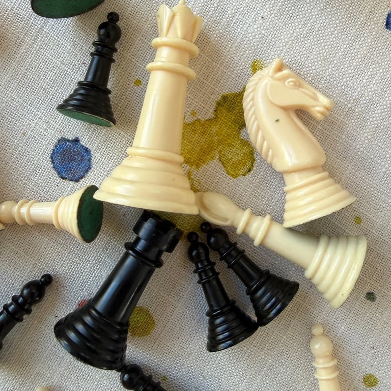 28 Vintage Plastic Chess Pieces - Incomplete Set For Reuse - Super Seconds
