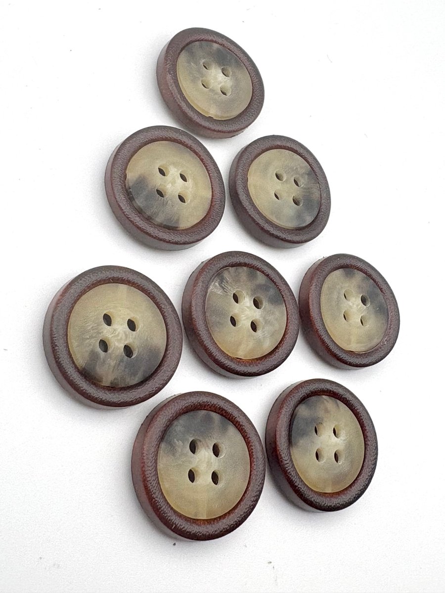 8 Leather Look Buttons, 28mm, Tortoiseshell Centre, LARP, Steampunk, Plastic!
