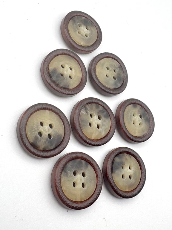 8 Leather Look Buttons, Tortoiseshell Centre, 18mm, LARP, Steampunk, Plastic!!