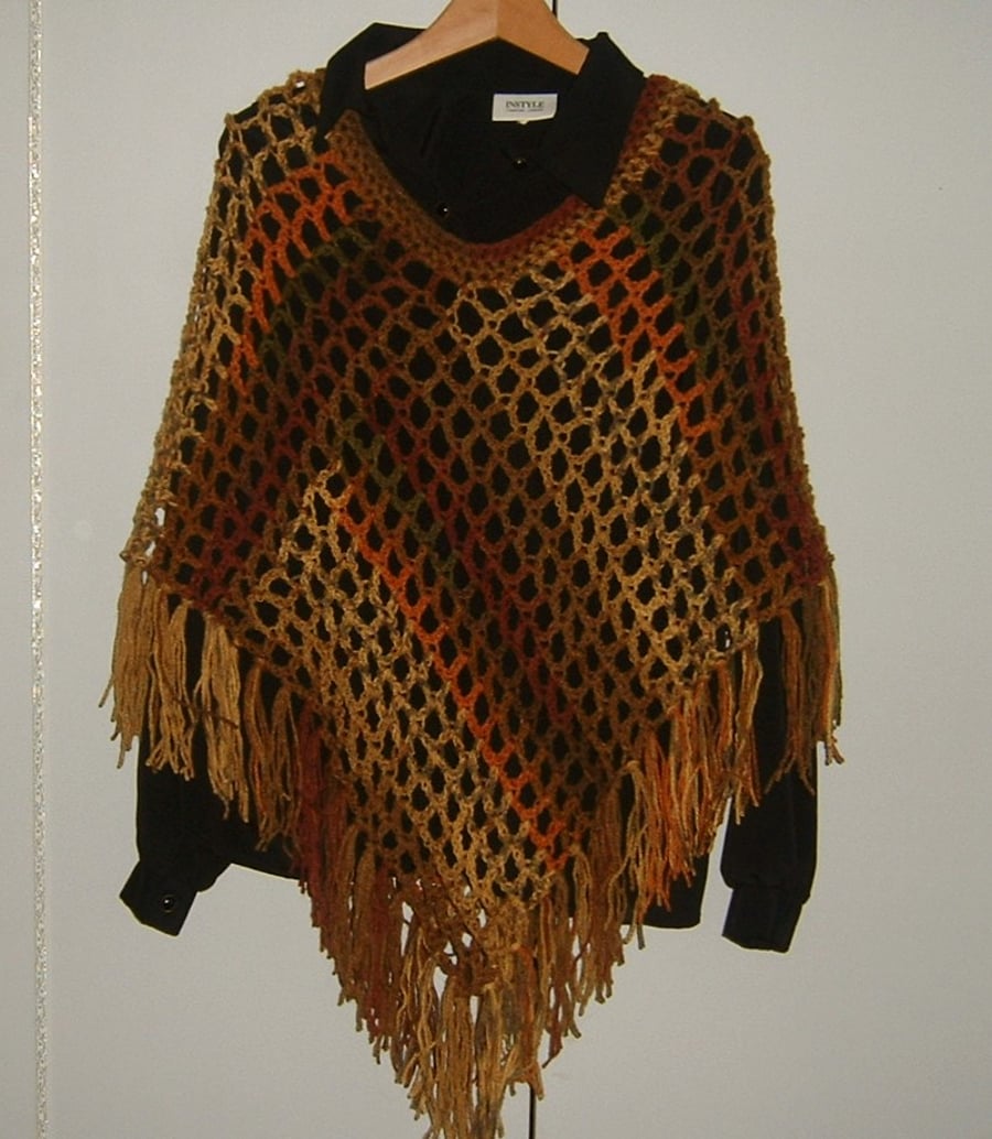 lady's crochet poncho (ref 61631)