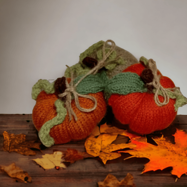 Hand knitted set of 3 pumpkins