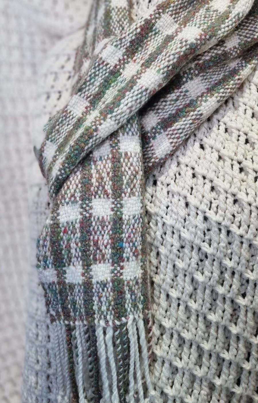  Handwoven scarf with sparkle 