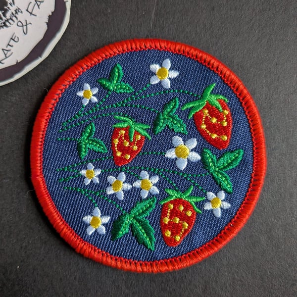 Wild strawberry - Embroidered Iron on Patch