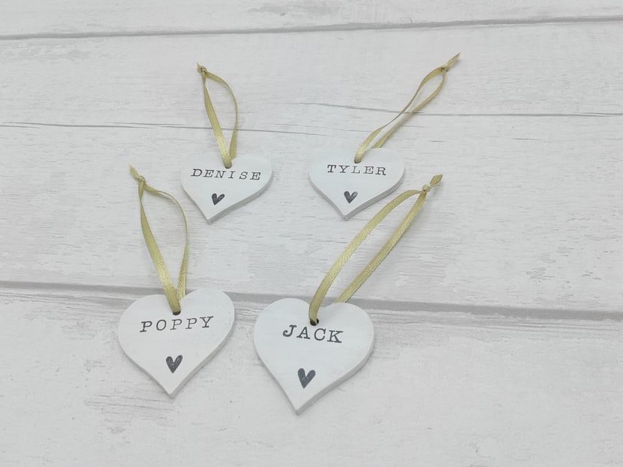Additional personalised hearts for the family tree. 4 personalised hearts.