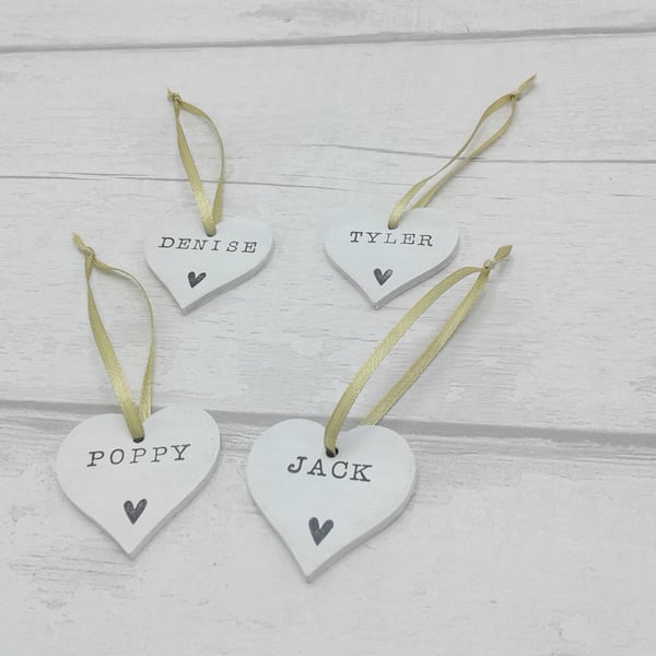 Additional personalised hearts for the family tree. 4 personalised hearts.