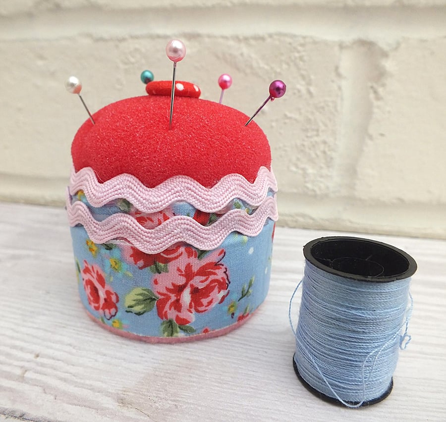Vintage-Style 'Cupcake' Pin Cushion