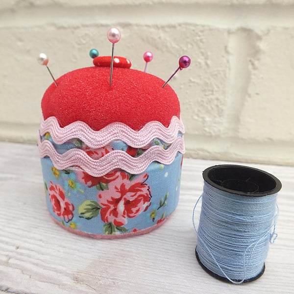 Vintage-Style 'Cupcake' Pin Cushion