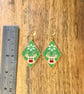 Festive green Christmas reindeer beadwork earrings - Image 4