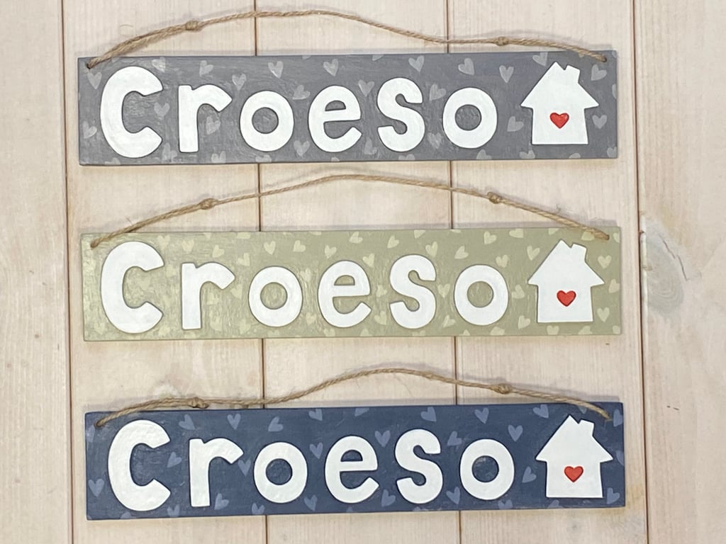 Croeso hanging door sign