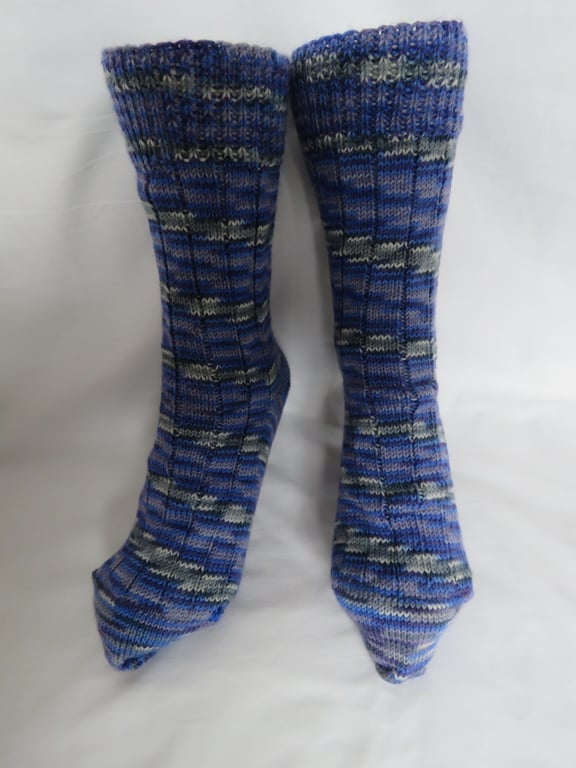 Hand-cranked Knitted Ribbed Wool Socks Size 6 to 7