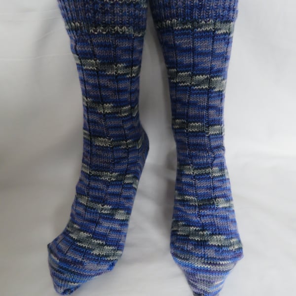 Hand-cranked Knitted Ribbed Wool Socks Size 6 to 7
