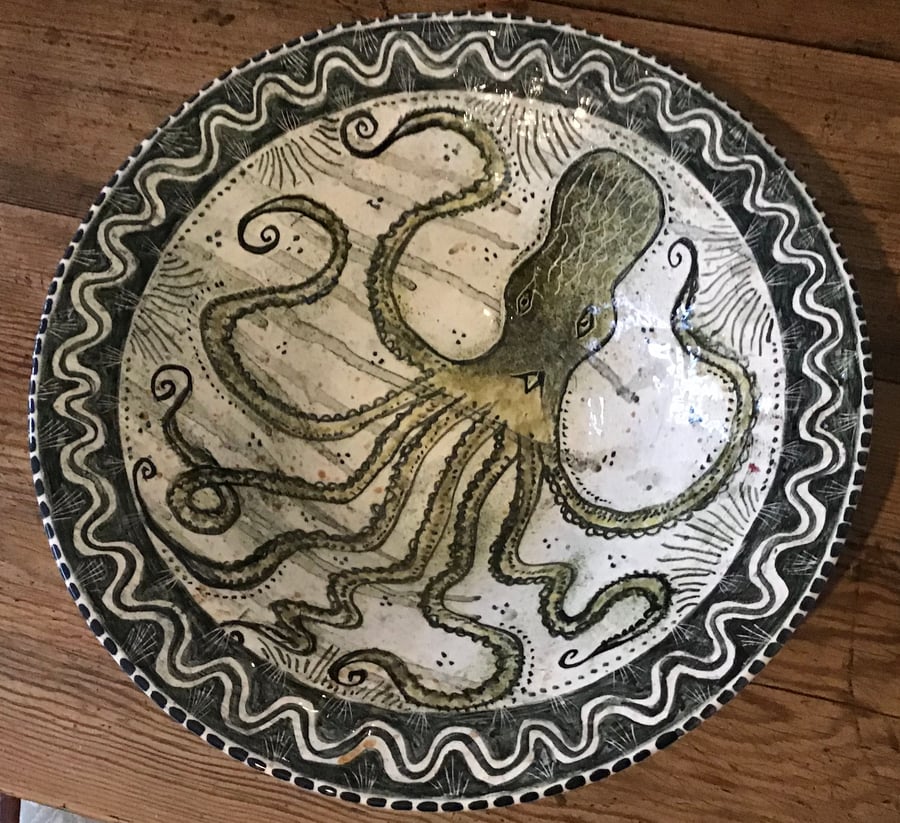 Giant Octopus earthenware fruit bowl