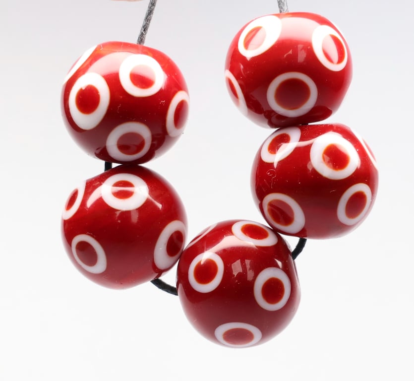 Handmade lamp work glass beads