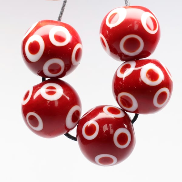 Handmade lamp work glass beads
