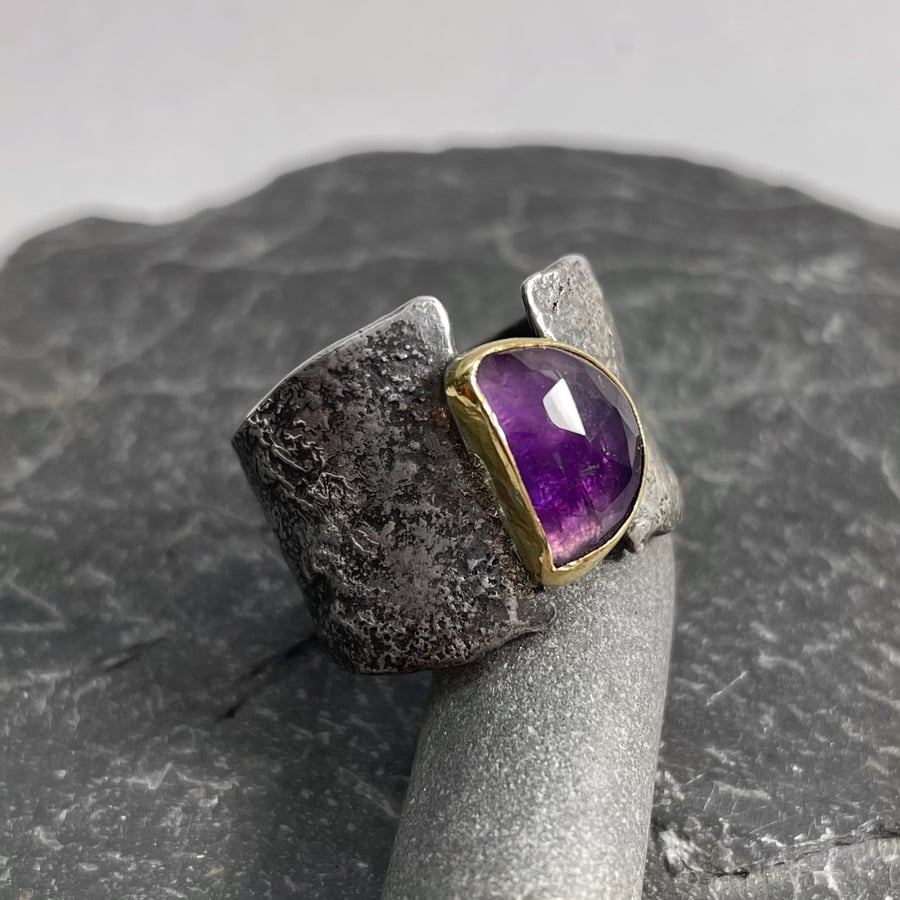Sterling silver, 18ct gold and amethyst wide statement ring size O.5