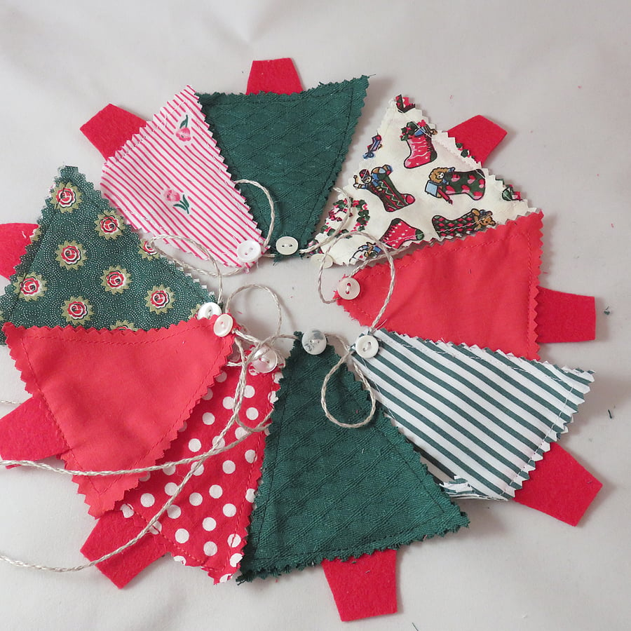 Christmas Tree Mini Bunting - Traditional Reds and Greens