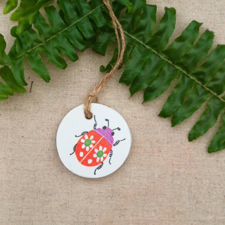 Flower Bug Round Hanging Diffuser