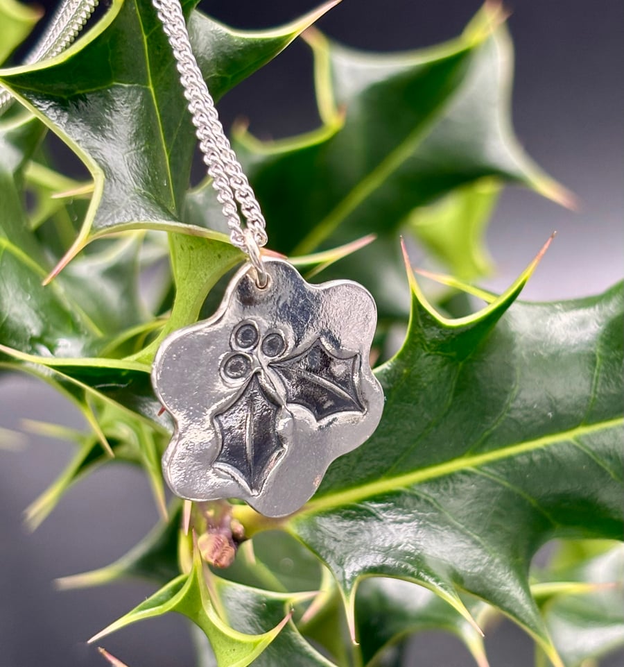 Silver Holly Leaf Pendant