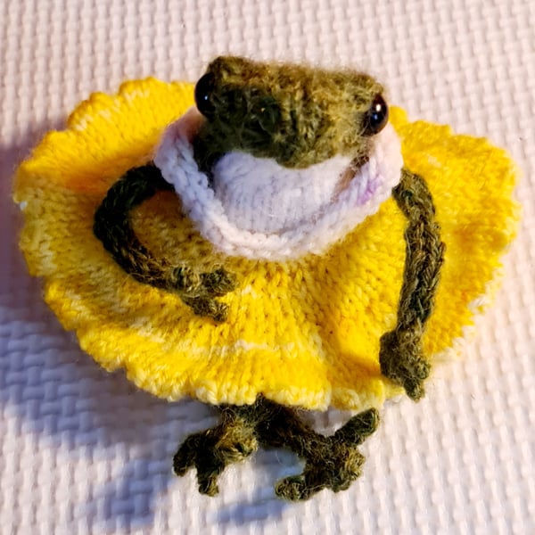 Teeny tiny hand knitted frog