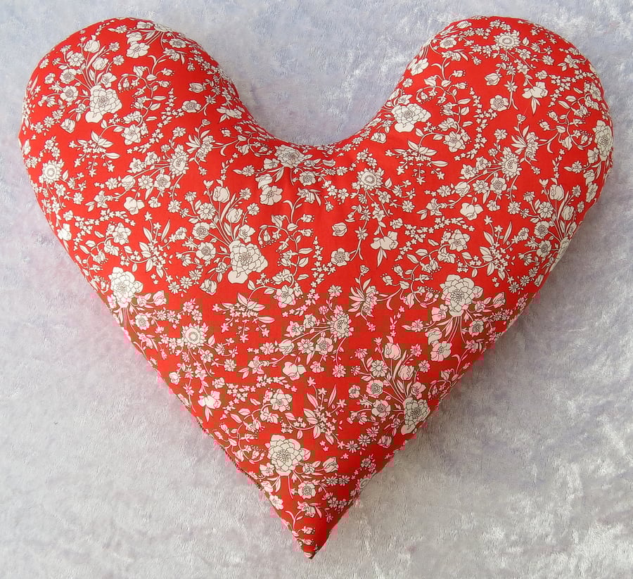 Heart pillow, underarm pillow, Liberty Tana Lawn, 30cm, breast cancer