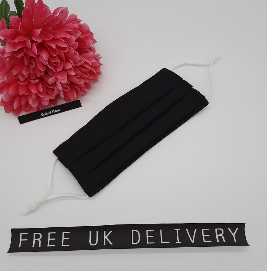 Face mask,  medium,  3 layer, adjustable,  nose  wire, washable in black