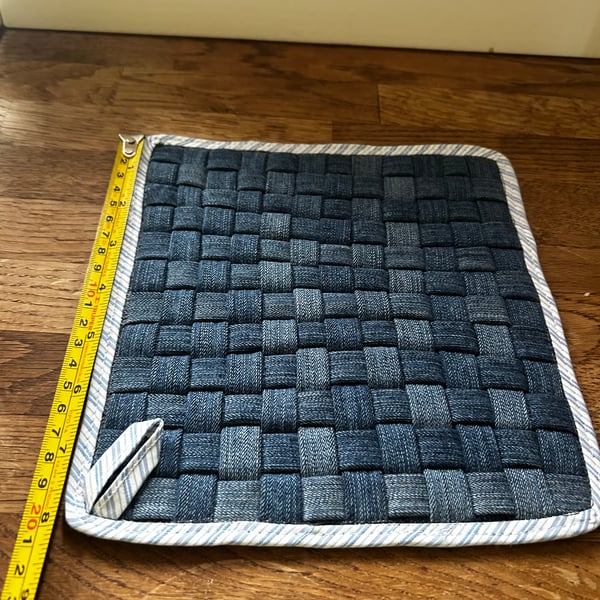 Denim woven potholder 