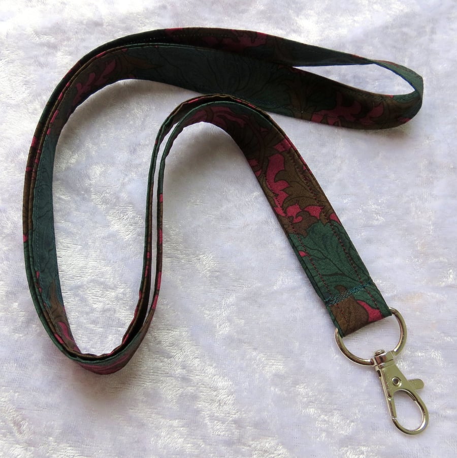 Liberty Lawn lanyard, with swivel lobster clip, 19 inches in length
