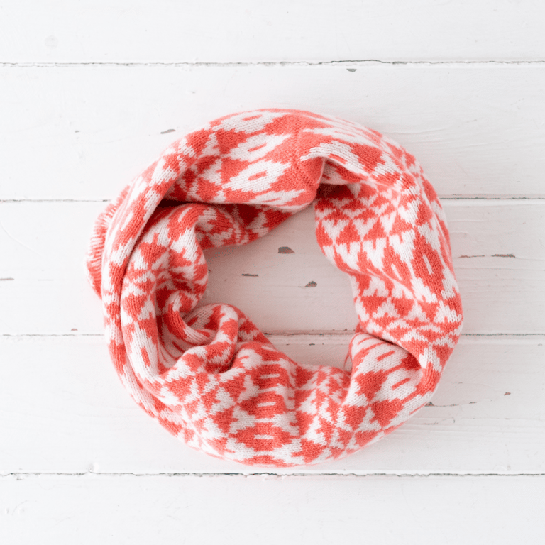 Summer Seconds Mirror cowl - coral and white
