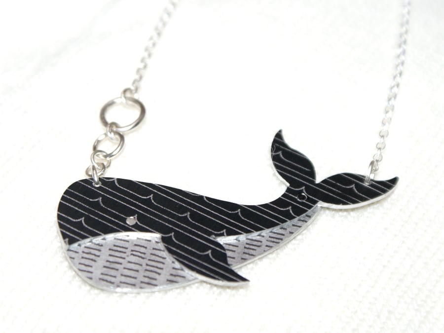 Friendly whale necklace